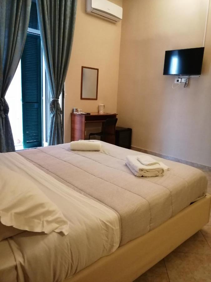 San Gaetano Bed Hotel Наполи Екстериор снимка