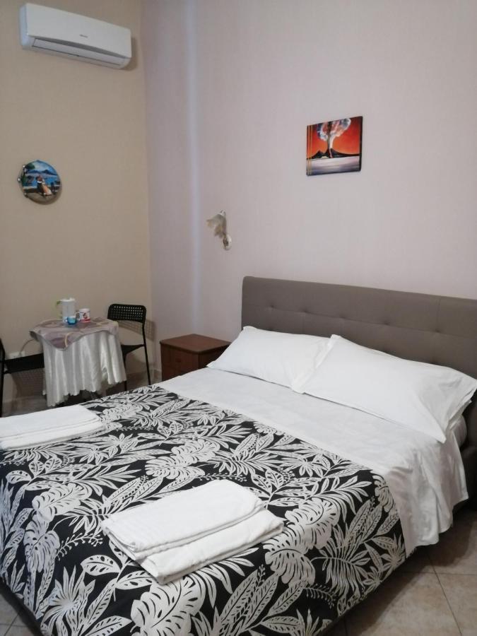 San Gaetano Bed Hotel Наполи Екстериор снимка