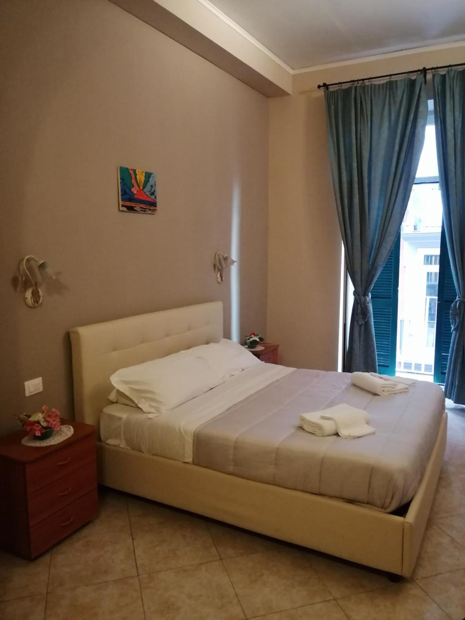 San Gaetano Bed Hotel Наполи Екстериор снимка