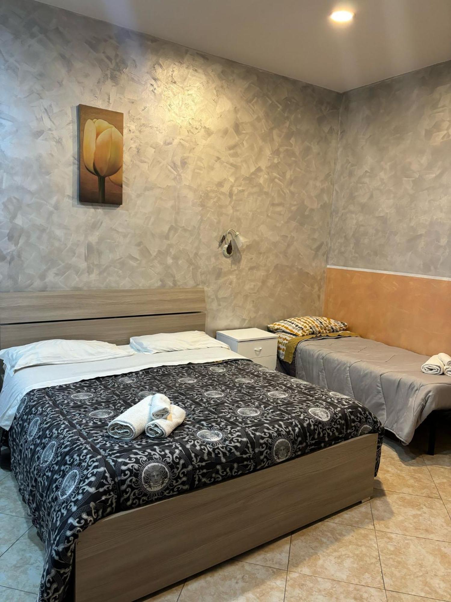 San Gaetano Bed Hotel Наполи Екстериор снимка